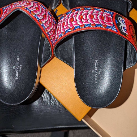 Louis Vuitton Women’s Slides - Picture 4 of 5